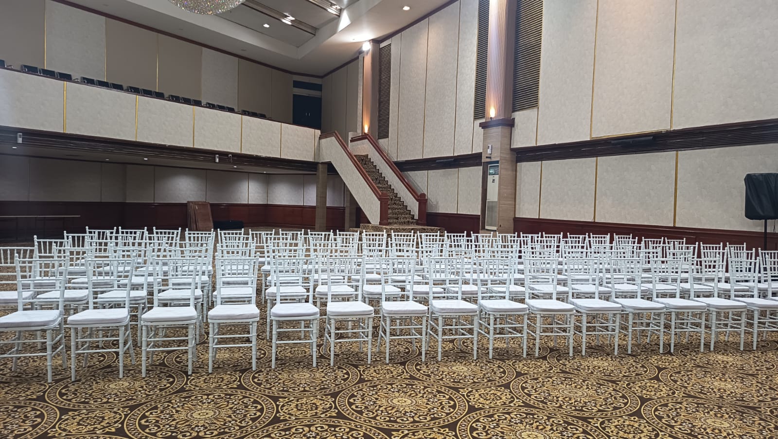 sewa kursi acara BSD City