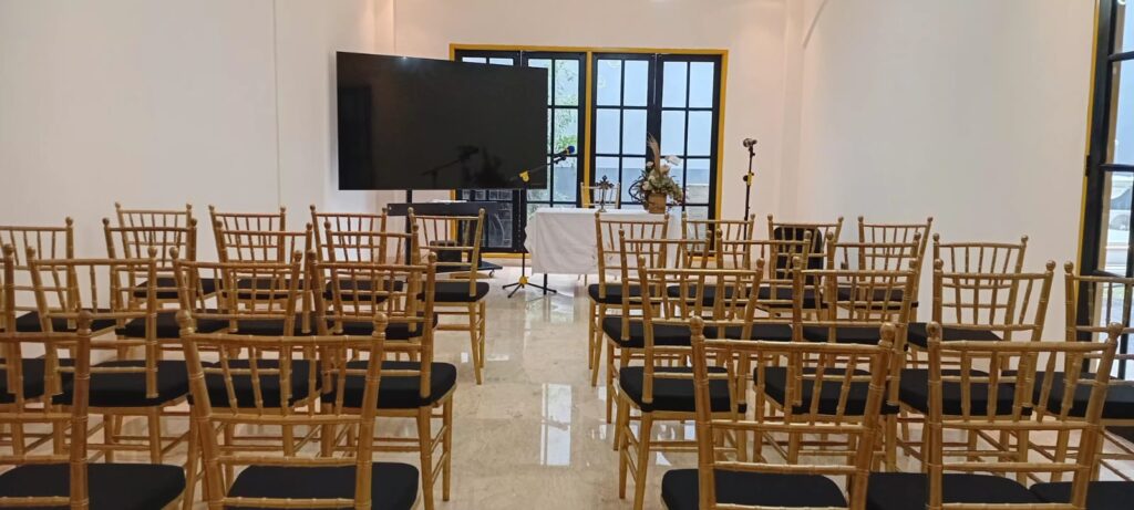 Sewa Kursi Tiffany Bintaro Sektor 1-9 Murah & Berkualitas Include Bantalan